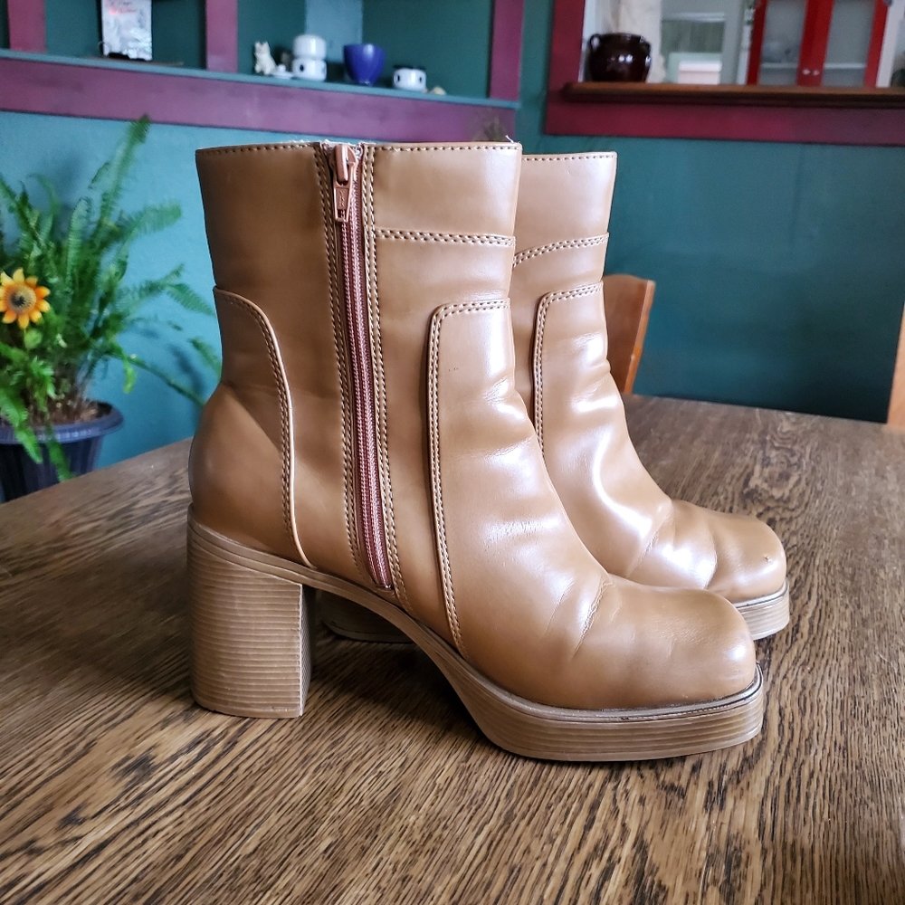 Vintage Y2k Chunky Bratz Boots
